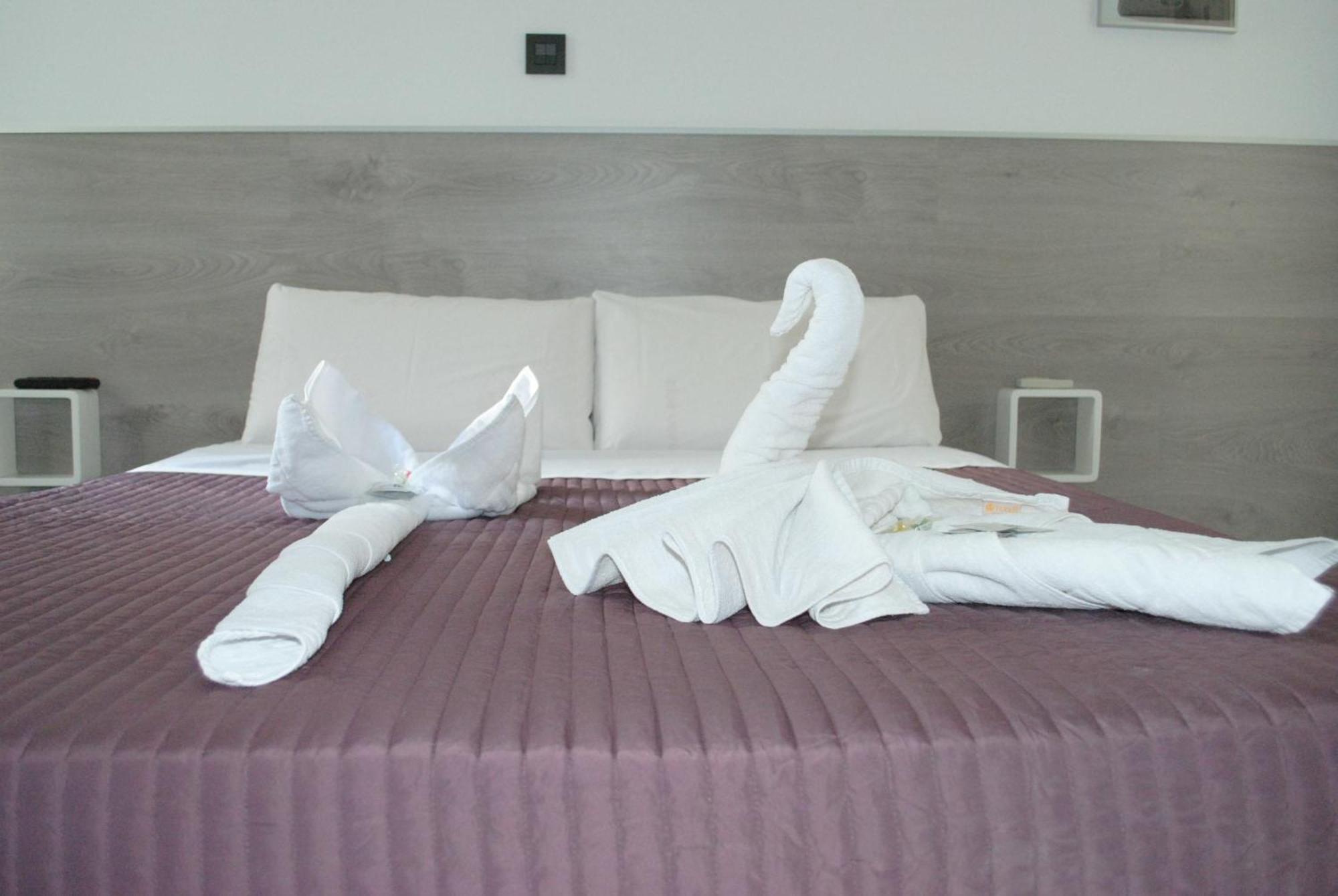 Fuencarral Rooms Madrid Exterior photo
