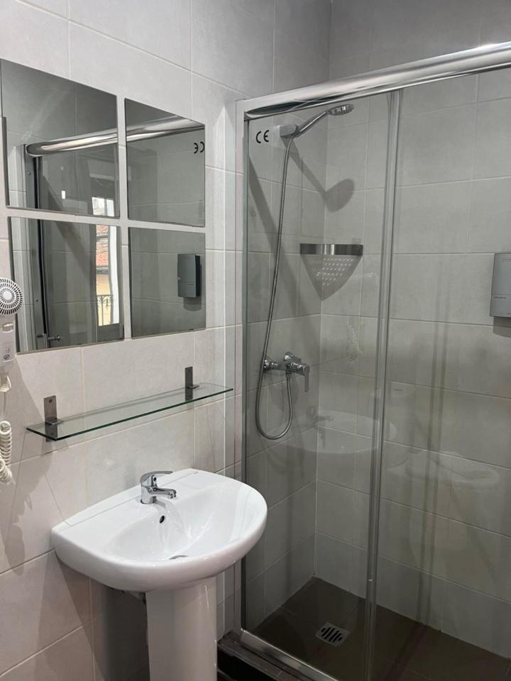 Fuencarral Rooms Madrid Exterior photo