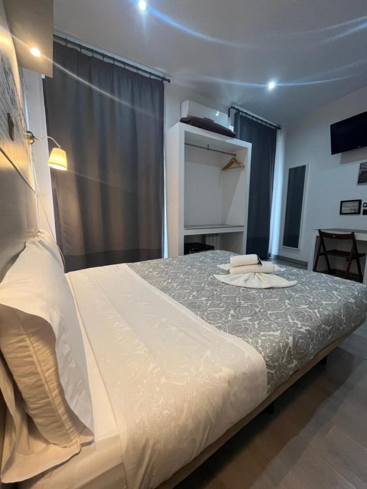 Fuencarral Rooms Madrid Exterior photo